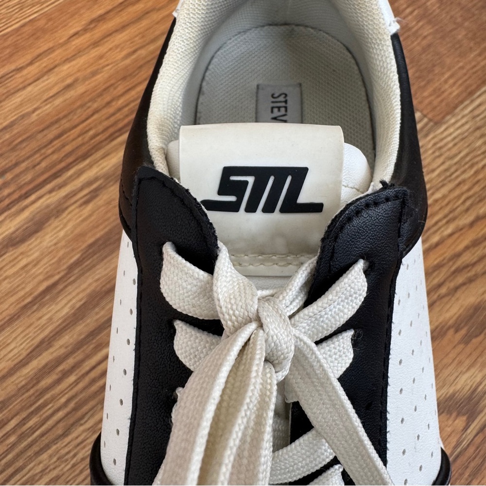 Steve Madden Ledge Platform Sneaker 🖤 - Picture 5 of 8